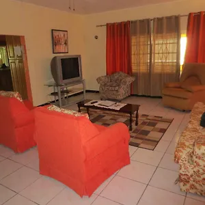 Chateau Yellow Holiday home Mandeville
