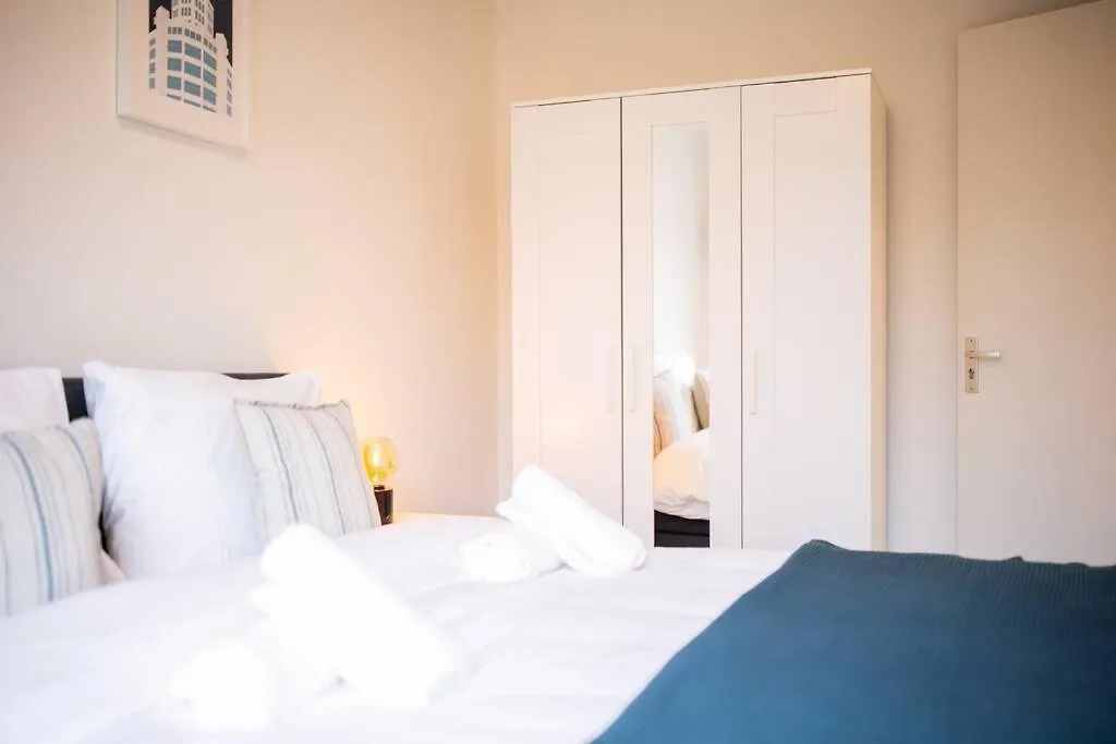 Magnificent Two Bedroom Apartment - Sd23M Eindhoven Nederländerna